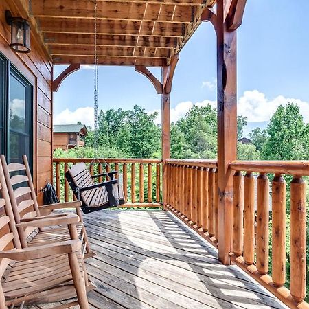Gatlinburg Cabin With Private Hot Tub By Staycating Exteriör bild
