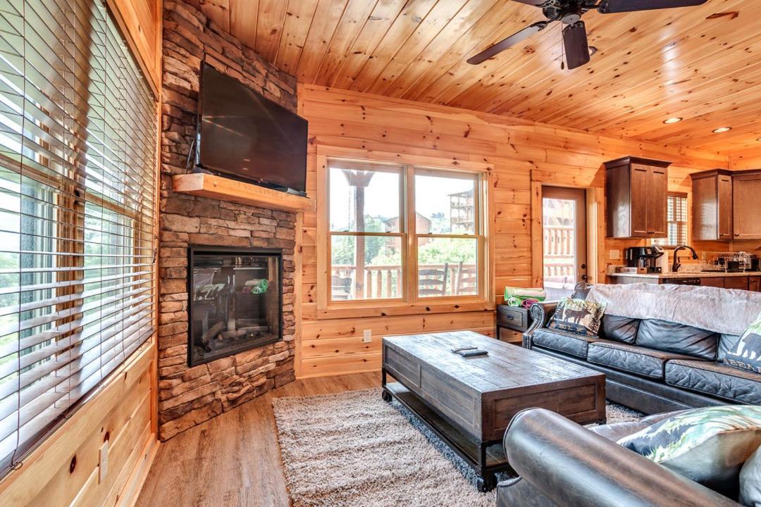 Gatlinburg Cabin With Private Hot Tub By Staycating Exteriör bild