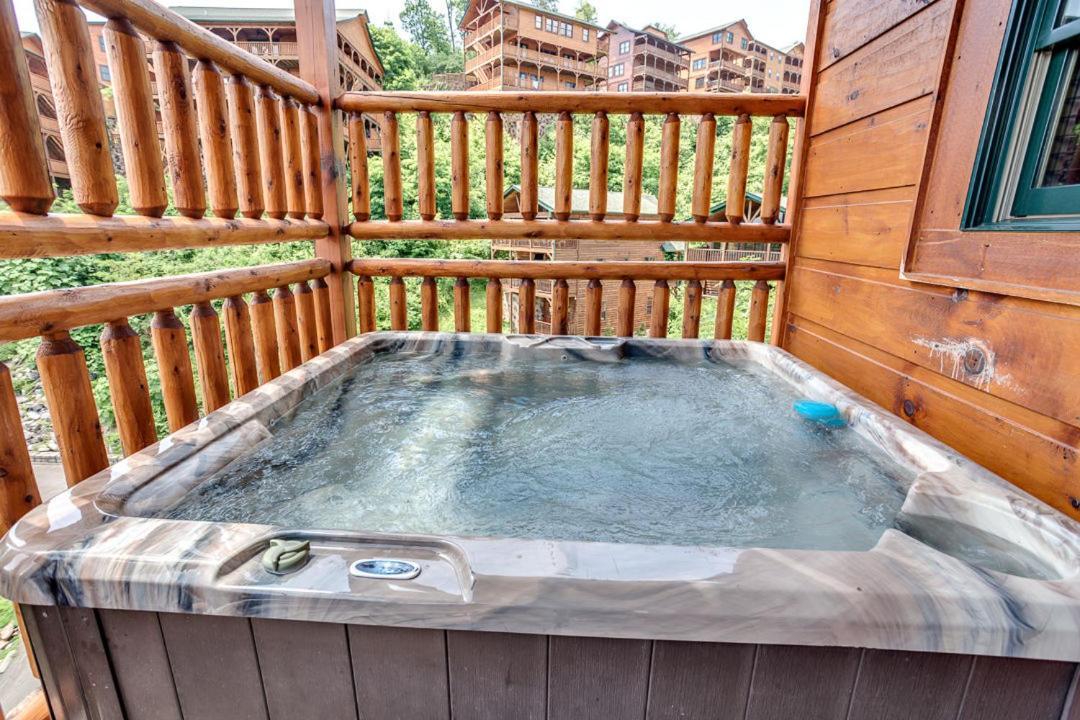 Gatlinburg Cabin With Private Hot Tub By Staycating Exteriör bild