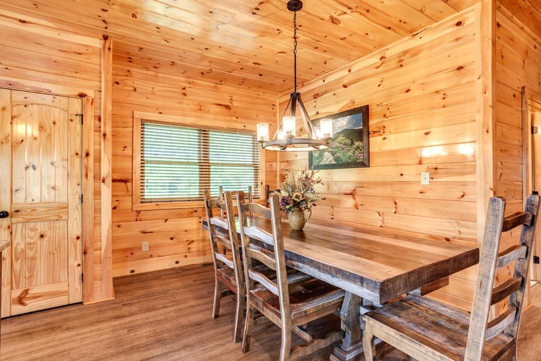 Gatlinburg Cabin With Private Hot Tub By Staycating Exteriör bild