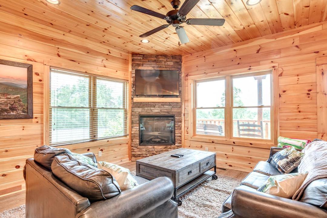 Gatlinburg Cabin With Private Hot Tub By Staycating Exteriör bild