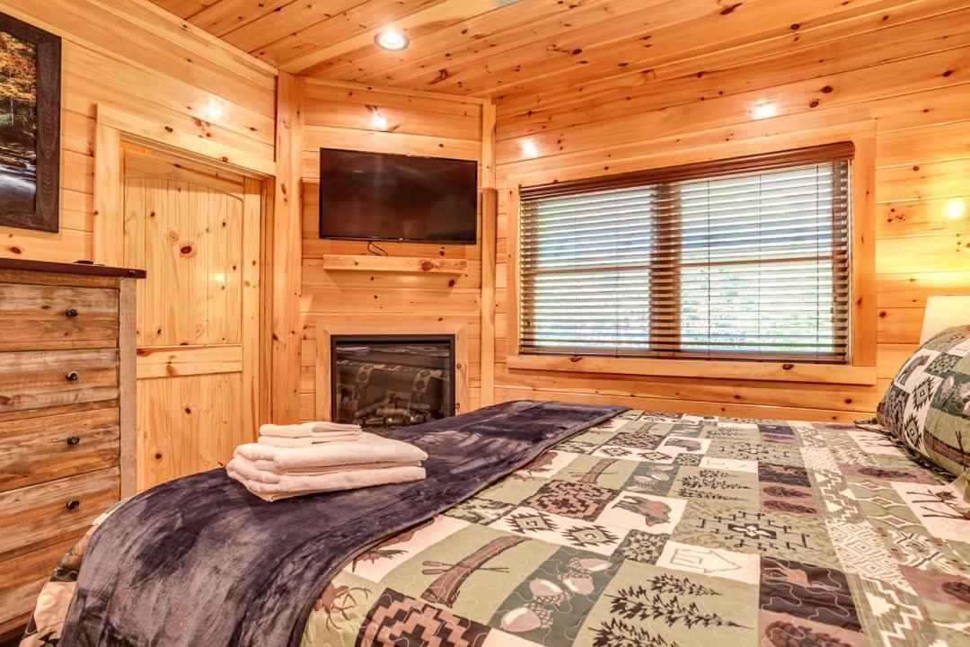 Gatlinburg Cabin With Private Hot Tub By Staycating Exteriör bild