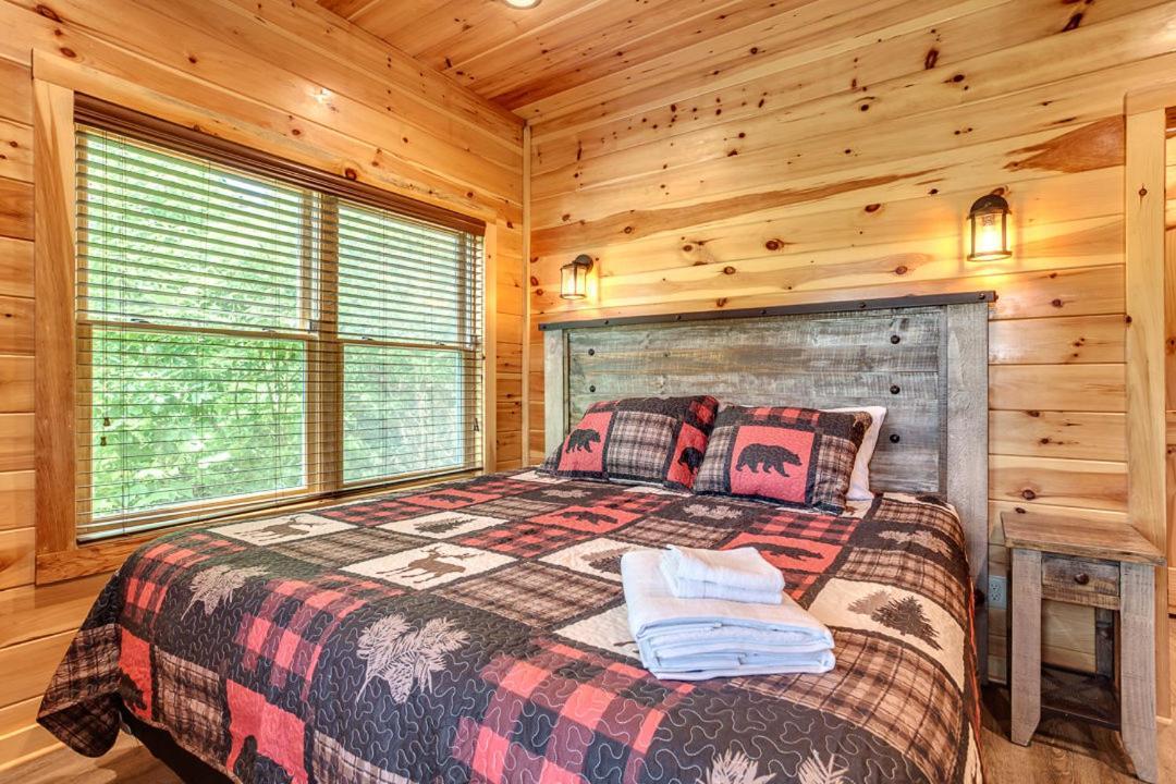 Gatlinburg Cabin With Private Hot Tub By Staycating Exteriör bild