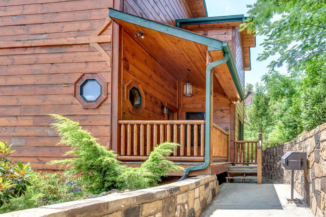 Gatlinburg Cabin With Private Hot Tub By Staycating Exteriör bild