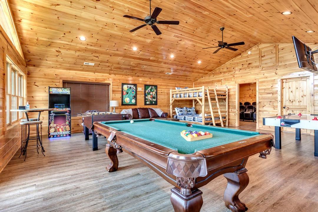 Gatlinburg Cabin With Private Hot Tub By Staycating Exteriör bild