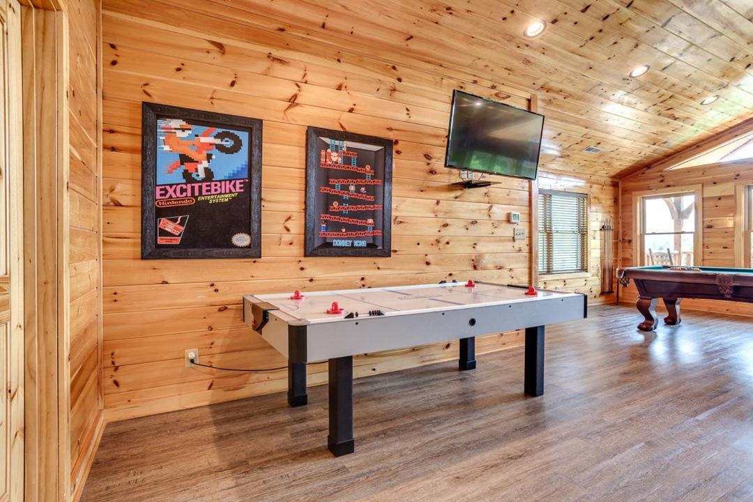 Gatlinburg Cabin With Private Hot Tub By Staycating Exteriör bild